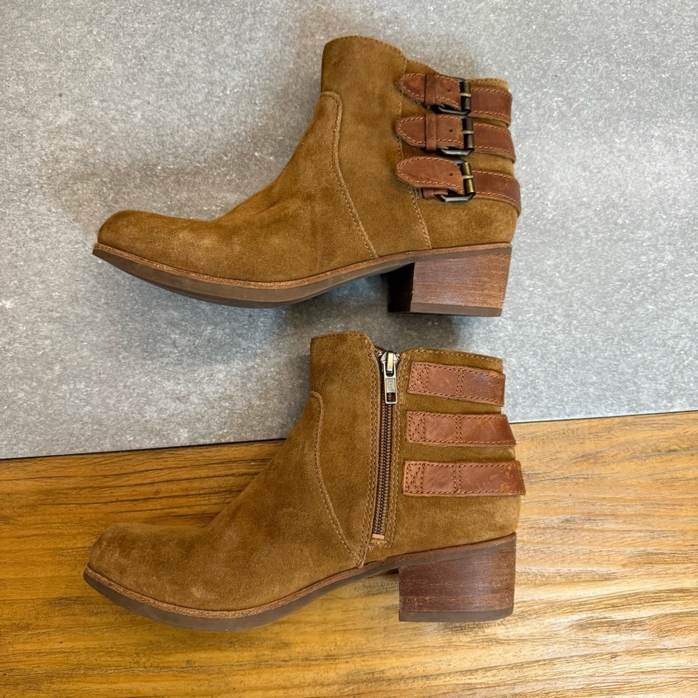 UGG Volta Brown Suede Ankle Booties Water Resistant Size 7.5 - Picture 3 of 11